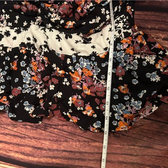 Women’s Floral Angie Twist Front Crop Top with Smock Back Size XL - Picture 4 of 6